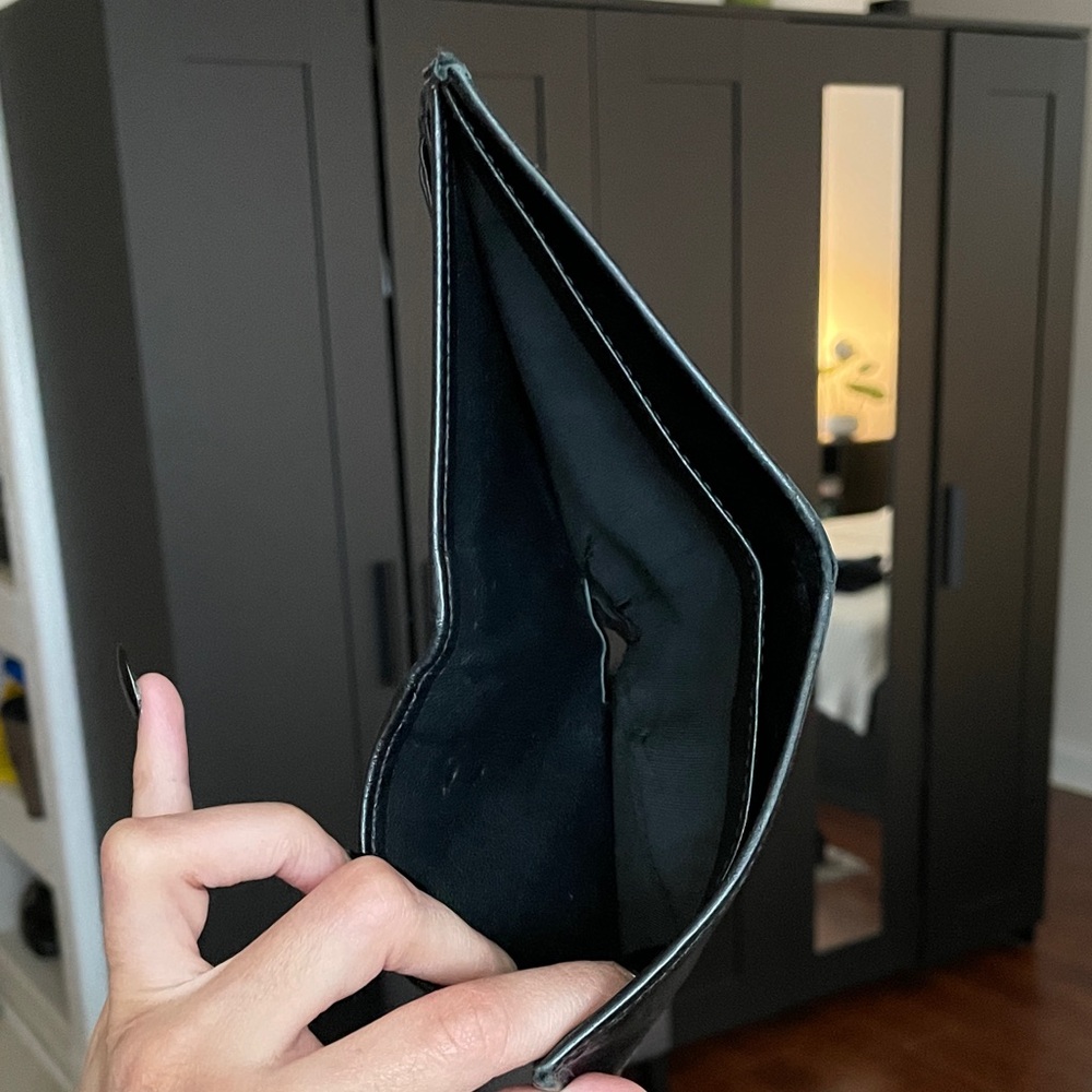 Men’s Gucci Leather Wallet - Picture 14 of 16